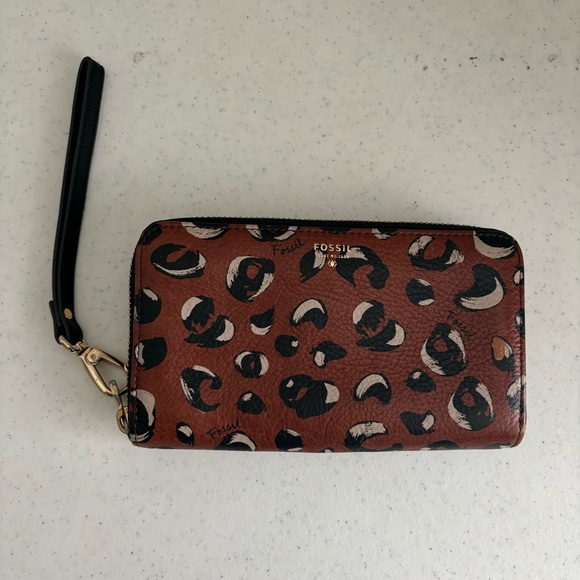 Fossil Brown Animal Print Cow Hide Leather Wallet Pockets Travel Padded Zipper - Picture 1 of 8